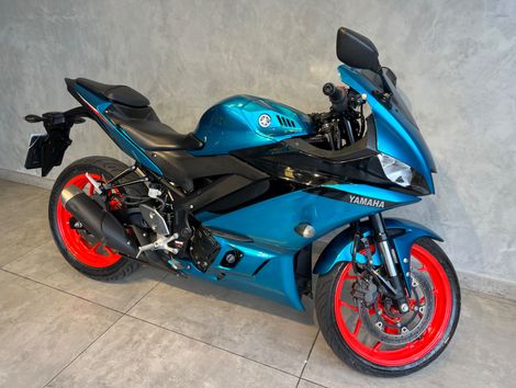 YAMAHA YZF R-3 321/ABS