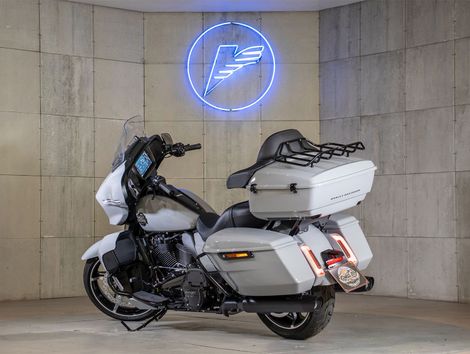 Harley STREET GLIDE ULTRA FLHXU