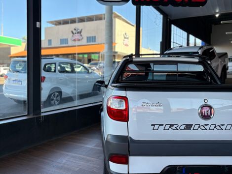 Fiat Strada Trekking 1.6 16V Flex CD
