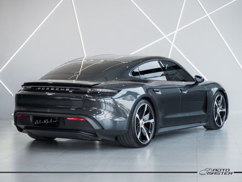 Porsche Taycan (Elétrico)