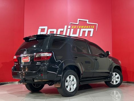 Toyota Hilux SW4 SRV D4-D 4x4 3.0 TDI Dies. Aut