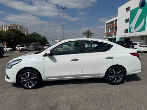 Nissan VERSA SL 1.6 16V FlexStart 4p Aut.