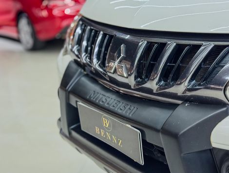 Mitsubishi L200 Tri. Outdo. GLS 2.4 CD 4x4 Die. Aut