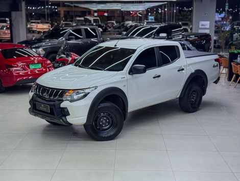 Mitsubishi L200 Tri. Outdo. GLS 2.4 CD 4x4 Die. Aut