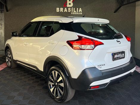 Nissan KICKS SL 1.6 16V FlexStar 5p Aut.