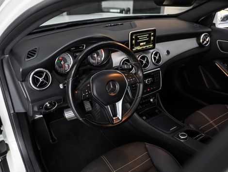 Mercedes GLA 200 Vision 1.6/1.6 TB 16V Flex Aut.
