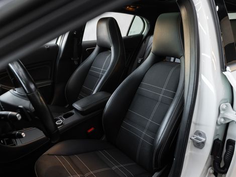 Mercedes GLA 200 Vision 1.6/1.6 TB 16V Flex Aut.