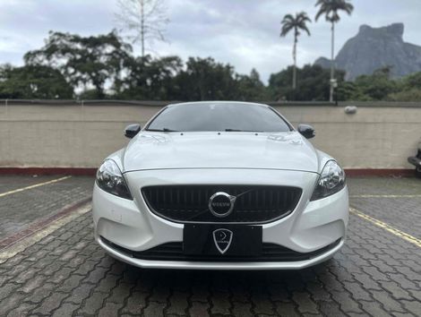 VOLVO 2.0 T4 KINETIC GASOLINA 4P AUTOMÁTICO