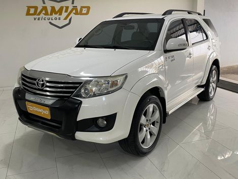Toyota Hilux SW4 SR 4x2 2.7/ 2.7 Flex 16V Aut.