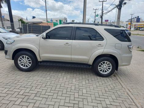 Toyota Hilux SW4 SRV D4-D 4x4 3.0 TDI Dies. Aut