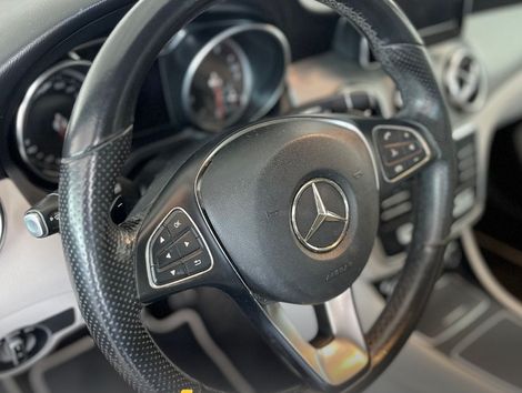 Mercedes GLA 200 Night 1.6. TB 16V Flex Aut.