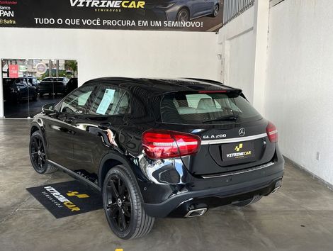 Mercedes GLA 200 Night 1.6. TB 16V Flex Aut.