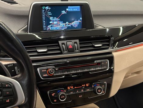 BMW X1 SDRIVE 20i X-Line 2.0 TB Active Flex