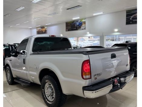 Ford F-250 XLT 3.9 4x2 Diesel TB