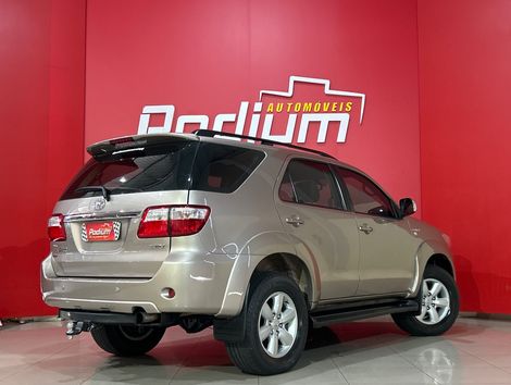 Toyota Hilux SW4 SRV D4-D 4x4 3.0 TDI Dies. Aut