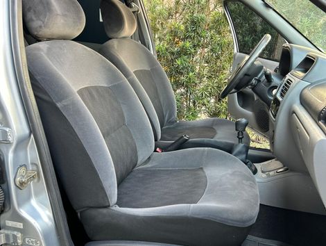 Renault Clio Sed. Privilège Hi-Flex 1.6 16V 4p