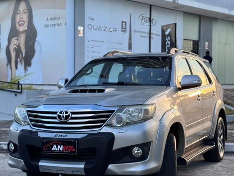 Toyota Hilux SW4 SRV D4-D 4x4 3.0 TDI Dies. Aut