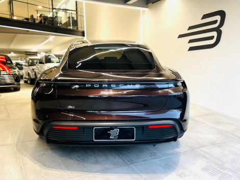 Porsche Taycan 4S (Elétrico)