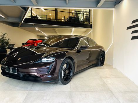 Porsche Taycan 4S (Elétrico)