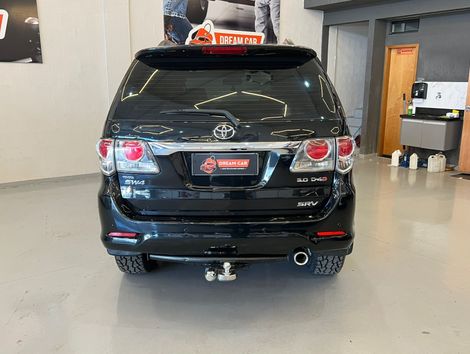 Toyota Hilux SW4 SR D4-D 4x4 3.0 TDI Dies. Aut