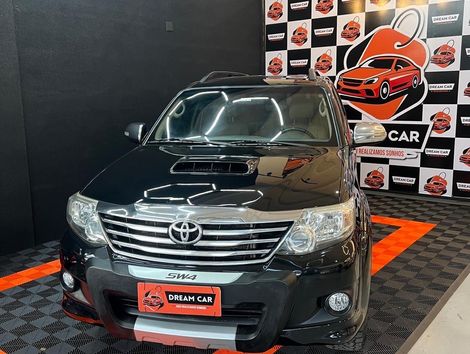 Toyota Hilux SW4 SR D4-D 4x4 3.0 TDI Dies. Aut