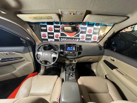 Toyota Hilux SW4 SR D4-D 4x4 3.0 TDI Dies. Aut