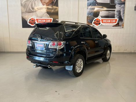 Toyota Hilux SW4 SR D4-D 4x4 3.0 TDI Dies. Aut