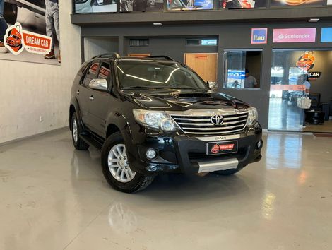 Toyota Hilux SW4 SR D4-D 4x4 3.0 TDI Dies. Aut
