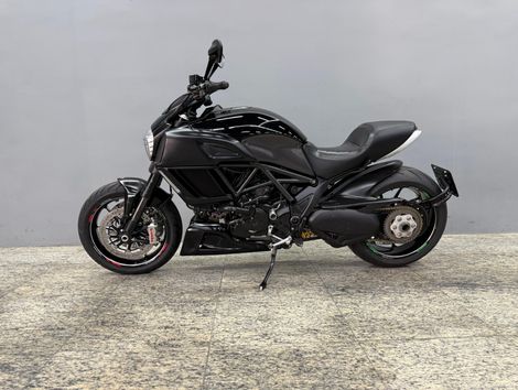 Ducati DIAVEL 1198 Carbon