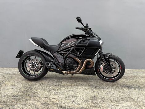Ducati DIAVEL 1198 Carbon