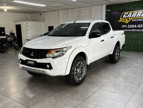 Mitsubishi L200 Tri. Outd. GLX 2.4 CD 4x4 Die. Mec.