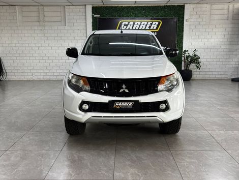 Mitsubishi L200 Tri. Outd. GLX 2.4 CD 4x4 Die. Mec.