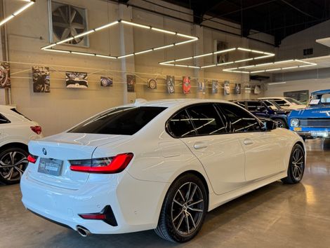 BMW 330i Sport 2.0 TB 16V 4p