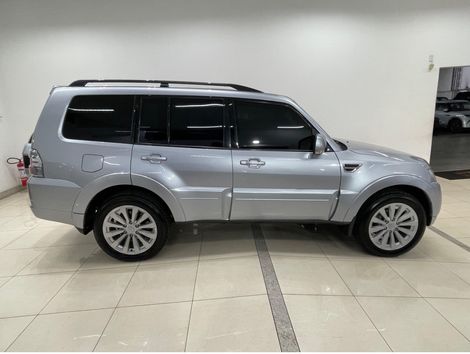 Mitsubishi Pajero HPE 3.5 4x4 Flex 5p Aut.
