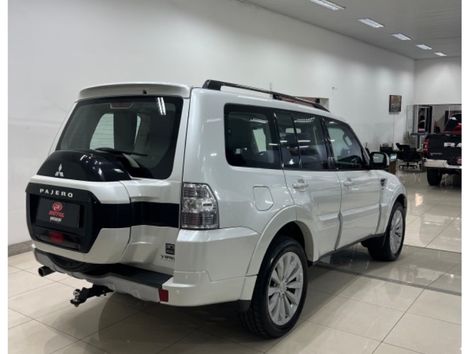 Mitsubishi Pajero HPE Full 3.8 V6 250cv 3p Aut.