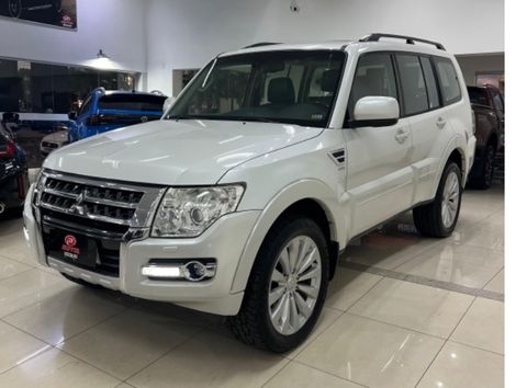Mitsubishi Pajero HPE Full 3.8 V6 250cv 3p Aut.