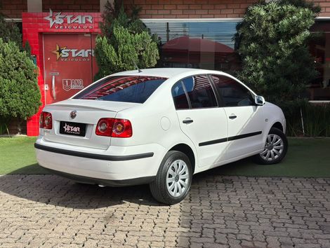 VolksWagen Polo Sedan 1.6 Mi Total Flex 8V 4p