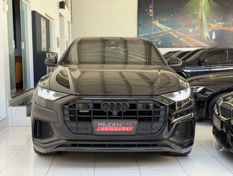 Audi Q8 Perf.Black 3.0 TFSI Quat. S-tr/(Híb.)