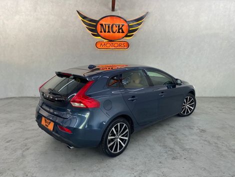 Volvo V40 T-4 MOMENTUM 2.0 Aut.