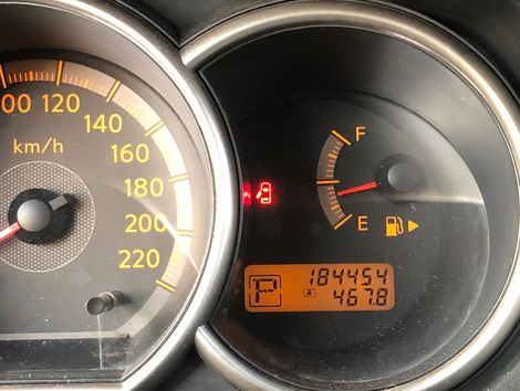 Nissan LIVINA SL 1.8 16V Flex Fuel Aut.