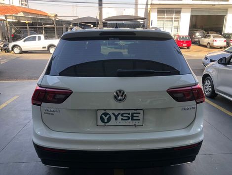VolksWagen TIGUAN Allspac Comf 250 TSI 1.4 Flex