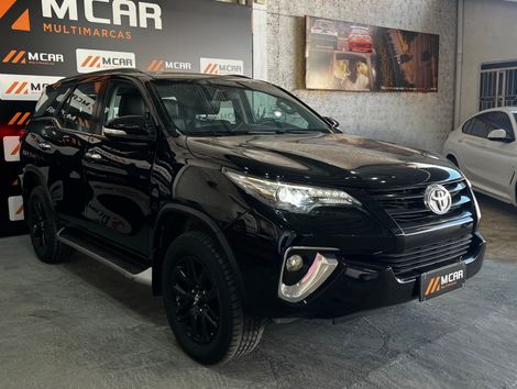 Toyota Hilux SW4 SRX 4x4 2.8 TDI 16V Dies. Aut.