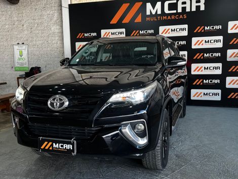 Toyota Hilux SW4 SRX 4x4 2.8 TDI 16V Dies. Aut.