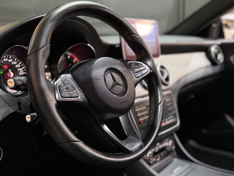 Mercedes CLA-200 Vision 1.6 TB 16V Flex Aut.