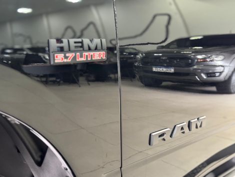 RAM CLASSIC LARAMIE 5.7 CD V8 4X4 Aut.