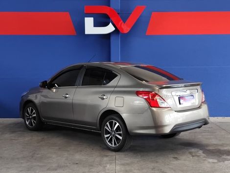Nissan VERSA SL 1.6 16V FlexStart 4p Aut.