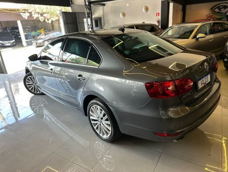 VolksWagen JETTA Highline 2.0 TSI 16V 4p Tiptronic