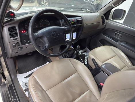 Toyota Hilux CD DX 4x4 3.0 8V 90cv Diesel