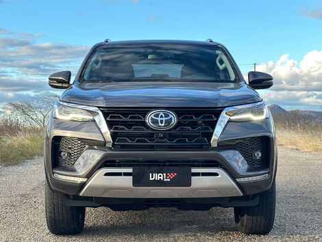 Toyota Hilux SW4 SRX 4x4 2.8 TDI 16V Dies. Aut.