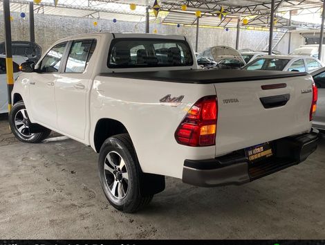 Toyota Hilux CD 4x4 2.8 Diesel Mec.
